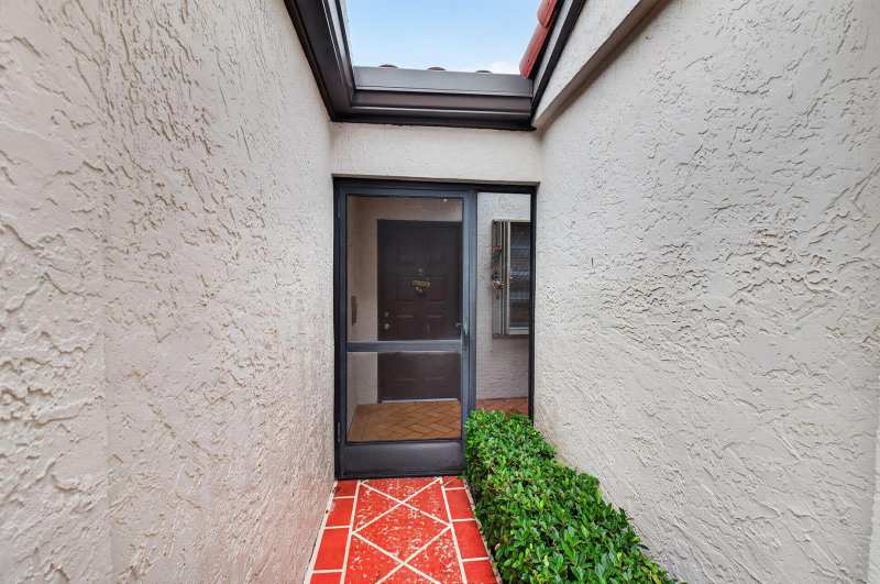 6367 Pointe Pleasant Circle, Delray Beach FL 33484