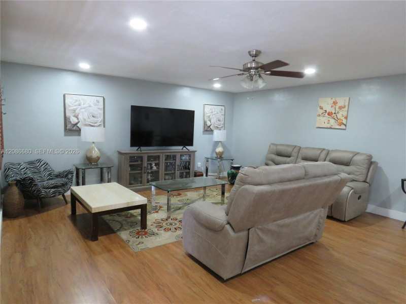 11840 NE 19th Dr # 26, North Miami FL 33181