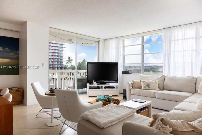 1817 S Ocean Dr # 320, Hallandale Beach FL 33009