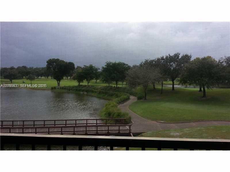 3001 W Rolling Hills Cir # 407, Davie FL 33328