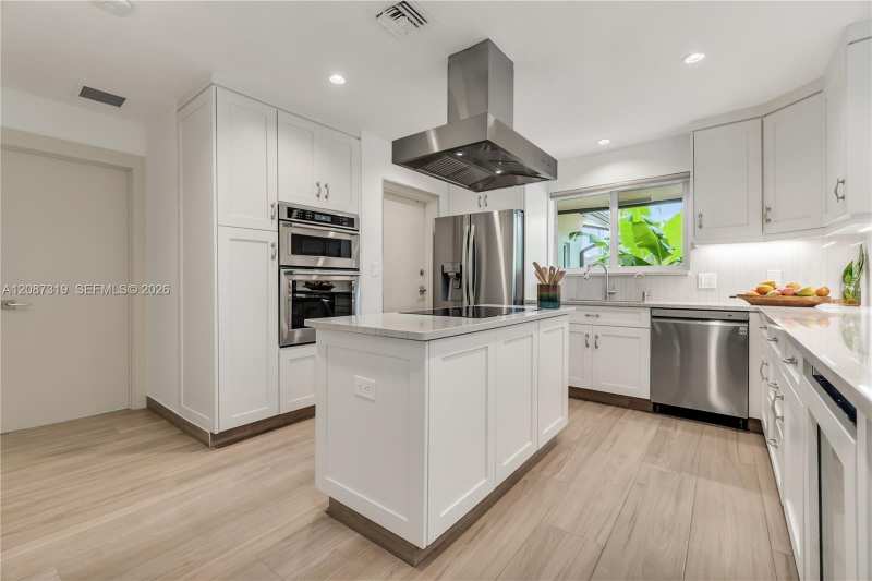 2820 NE 40th Ct, Fort Lauderdale FL 33308