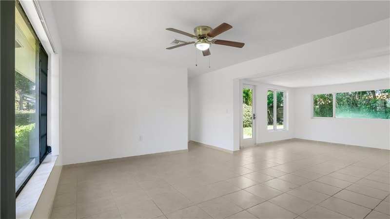 2161 NE 35TH Street, Lighthouse Point FL 33064