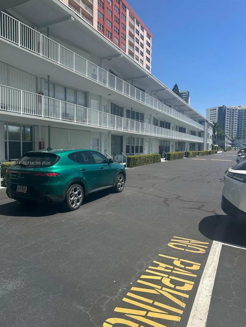 3177 S Ocean Dr # 122, Hallandale Beach FL 33009
