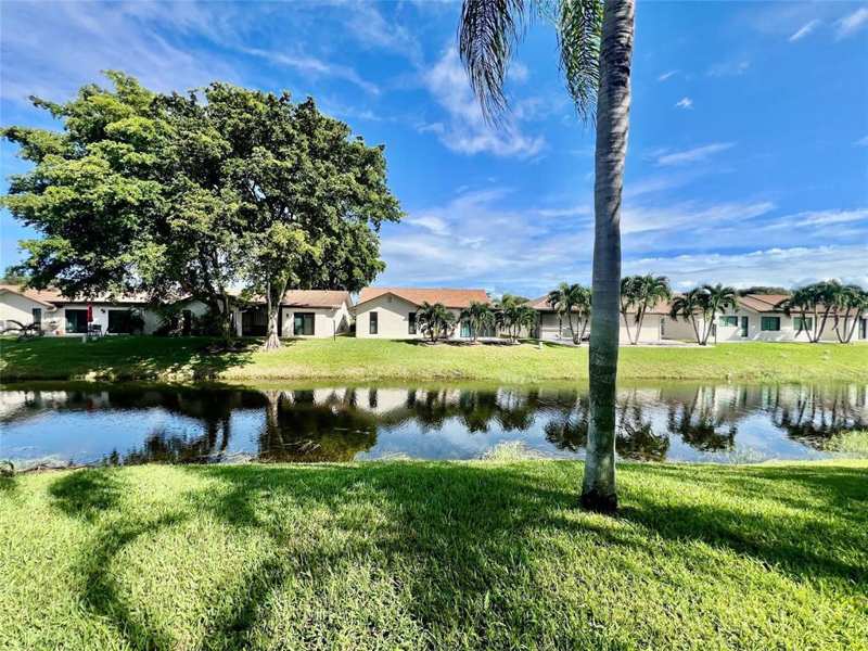 2239 Discovery Circle W, Deerfield Beach FL 33442