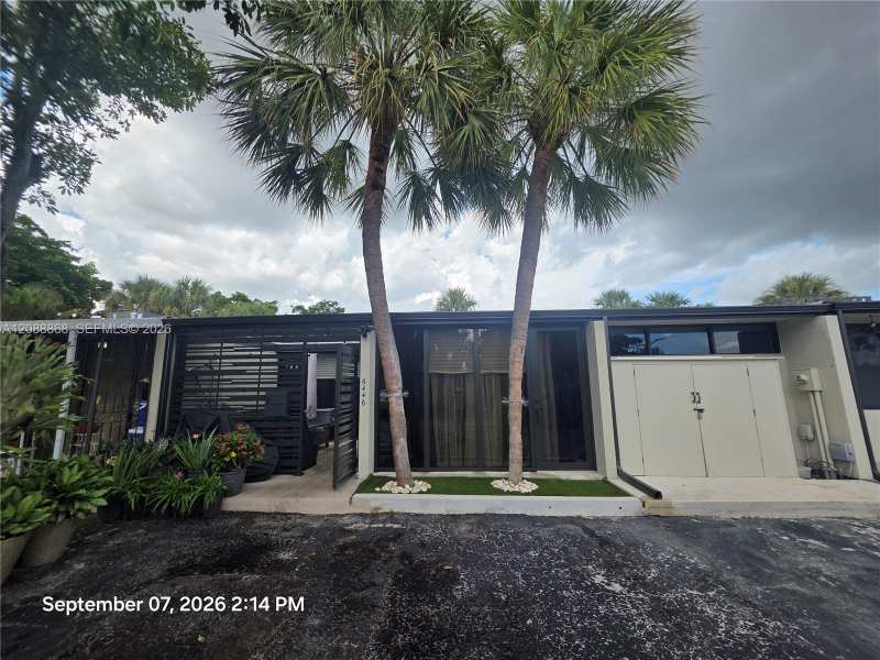 6446 E Miami Lakes Dr E, Miami Lakes FL 33014