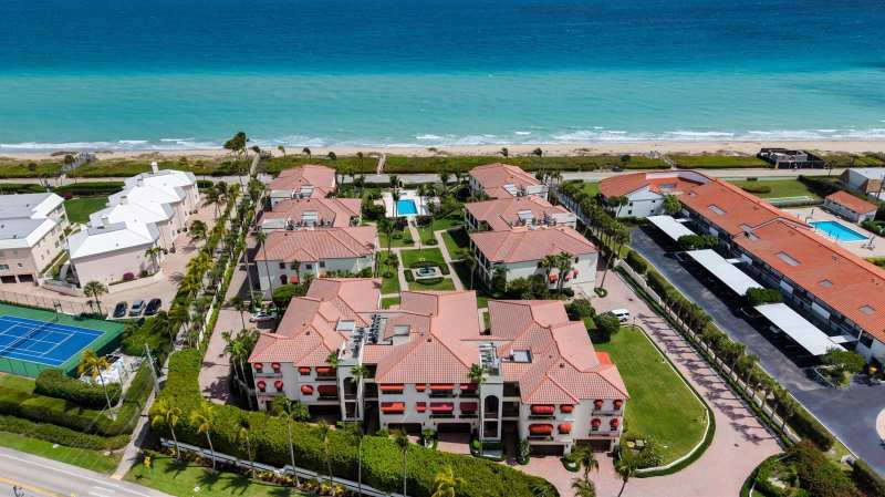5833 N OCEAN Boulevard # D2, Ocean Ridge FL 33435