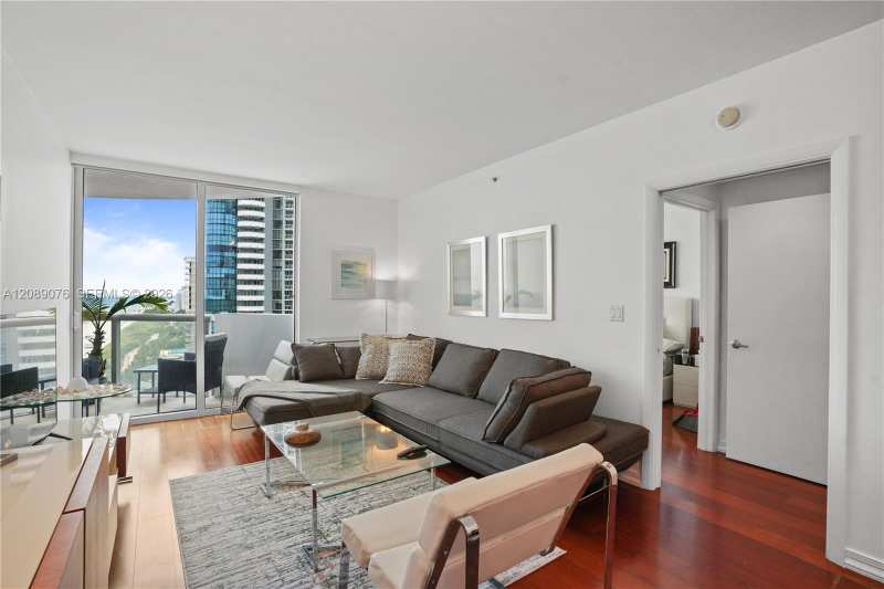6365 Collins Ave # 1705, Miami Beach FL 33141