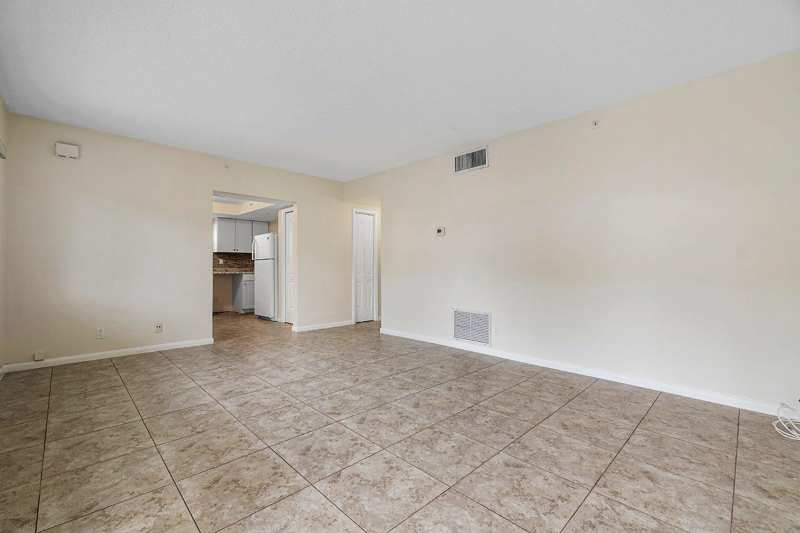 701 NE 7TH Avenue # 4, Delray Beach FL 33483