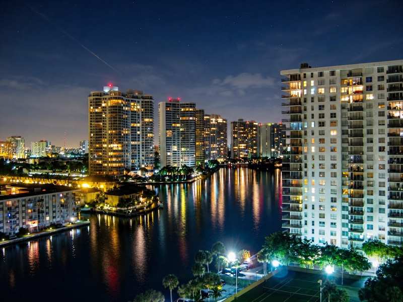 290 174th St # 1602, Sunny Isles Beach FL 33160