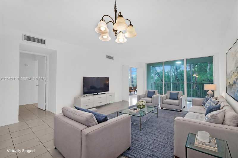 3051 S Palm Aire Dr # 308, Pompano Beach FL 33069
