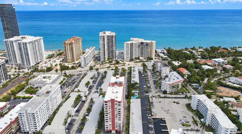 3161 S Ocean Dr # 1106, Hallandale Beach FL 33009