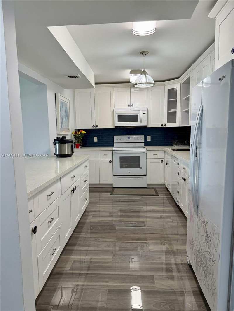 2681 S Course Dr # 406, Pompano Beach FL 33069