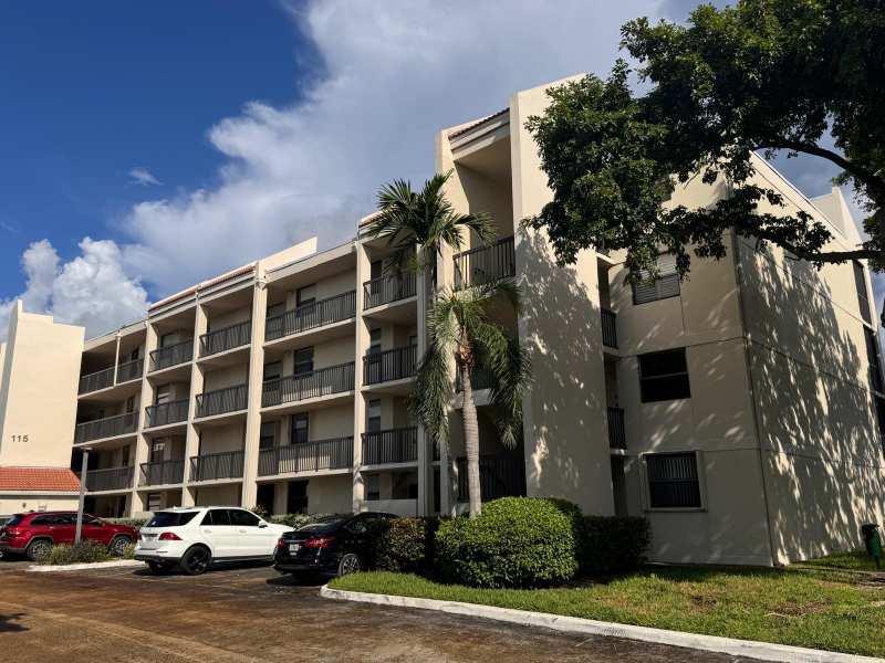 115 Lake Emerald Drive # 410, Oakland Park FL 33309
