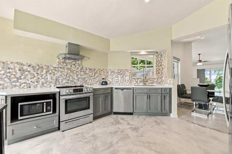 14 HEATHER TRACE Drive, Boynton Beach FL 33436