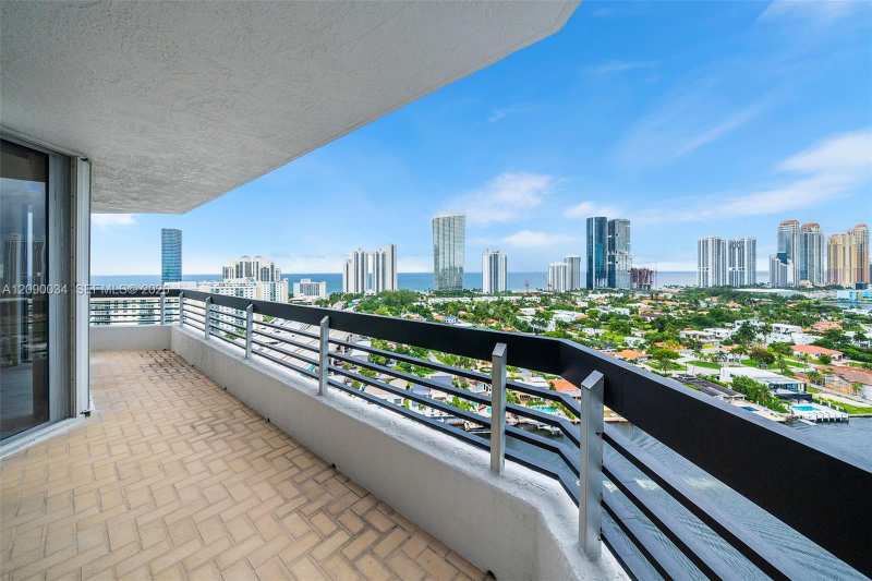 19195 Mystic Pointe Dr # 2406, Aventura FL 33180