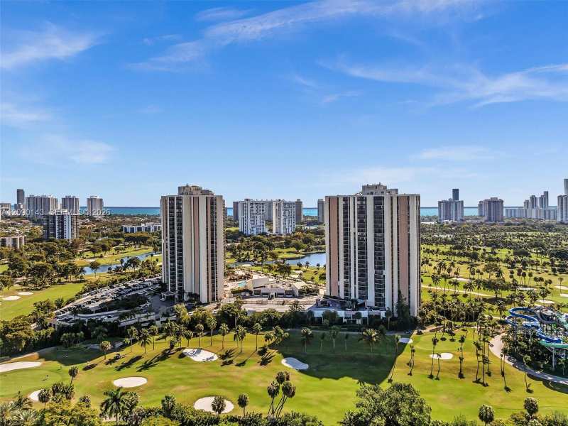20379 W Country Club Dr # 332, Aventura FL 33180