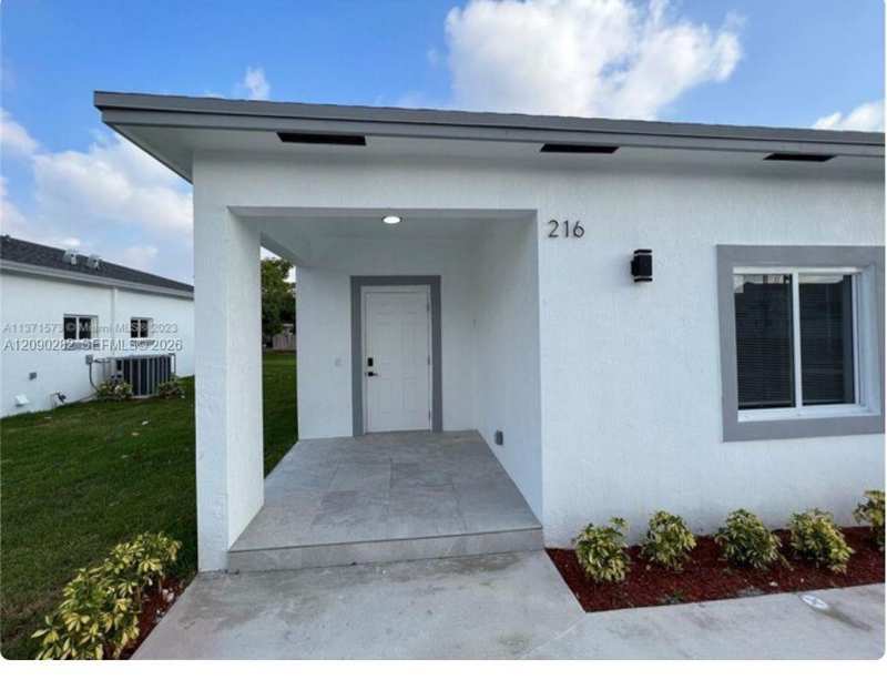 216 NW 9th St, Hallandale Beach FL 33009