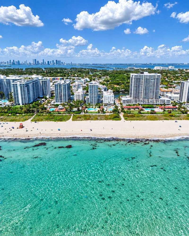 2457 Collins Ave # 202, Miami Beach FL 33140