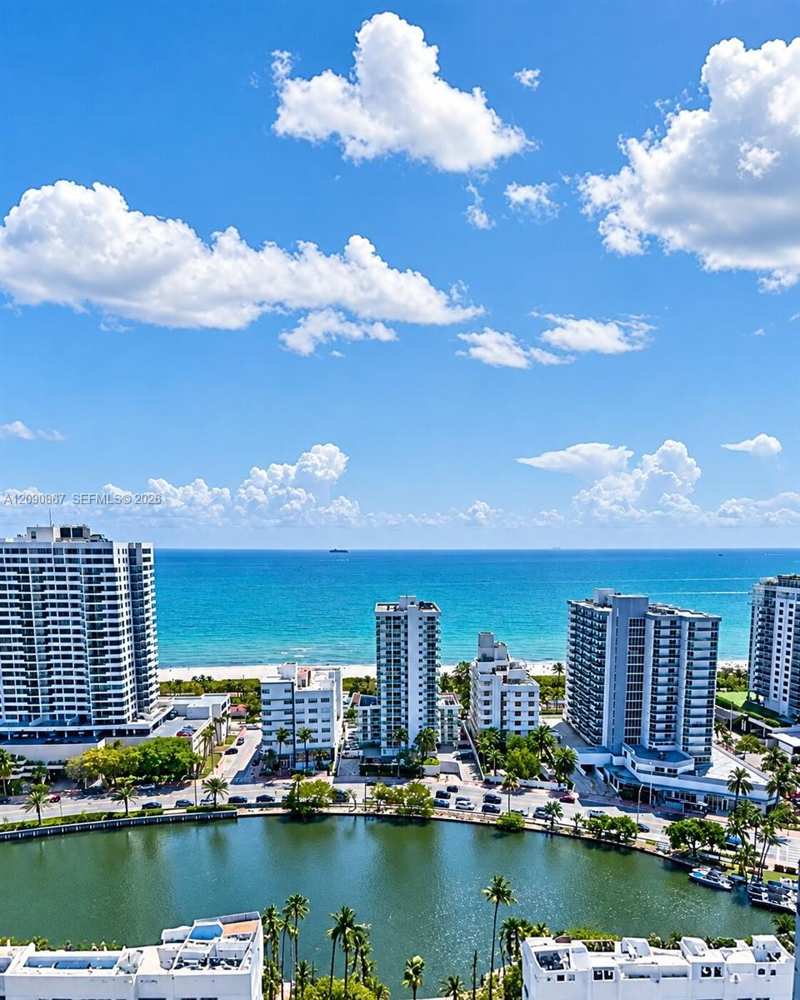 2457 Collins Ave # 202, Miami Beach FL 33140