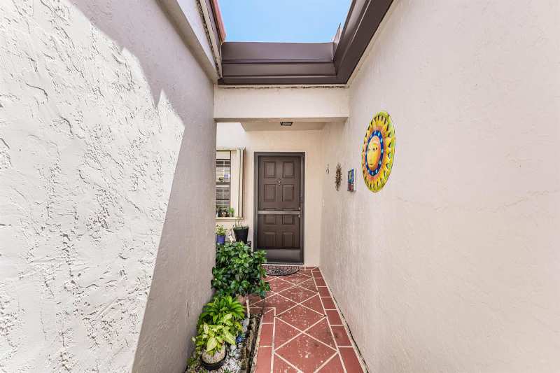 6375 KINGS GATE Circle, Delray Beach FL 33484
