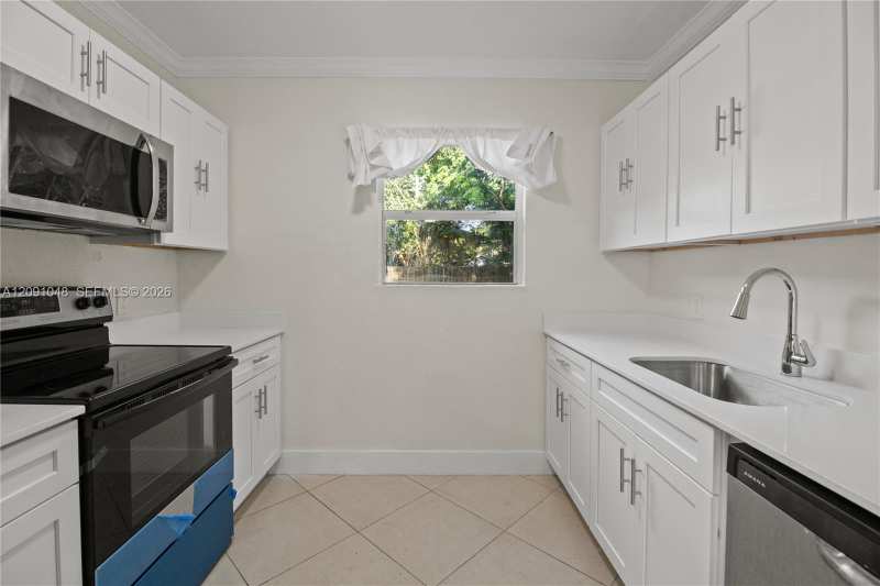 1140 NW 3rd Ave, Fort Lauderdale FL 33311