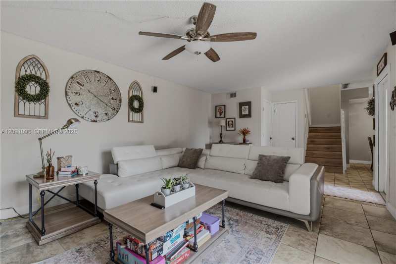 2160 White Pine Cir # B, Green Acres FL 33415
