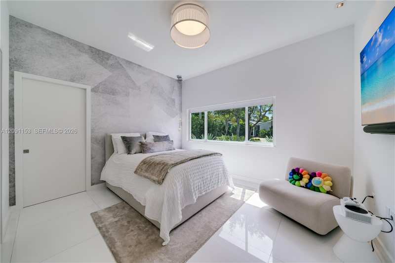 475 Woodcrest Rd, Key Biscayne FL 33149
