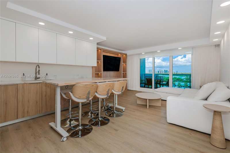 2301 Collins Ave # 834, Miami Beach FL 33139