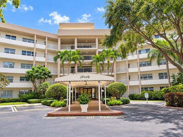 3800 Oaks Clubhouse Drive Unit 211, Pompano Beach FL 33069