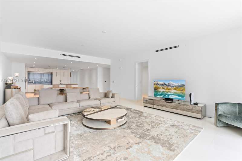 300 Biscayne Boulevard Way # 3304C, Miami FL 33131