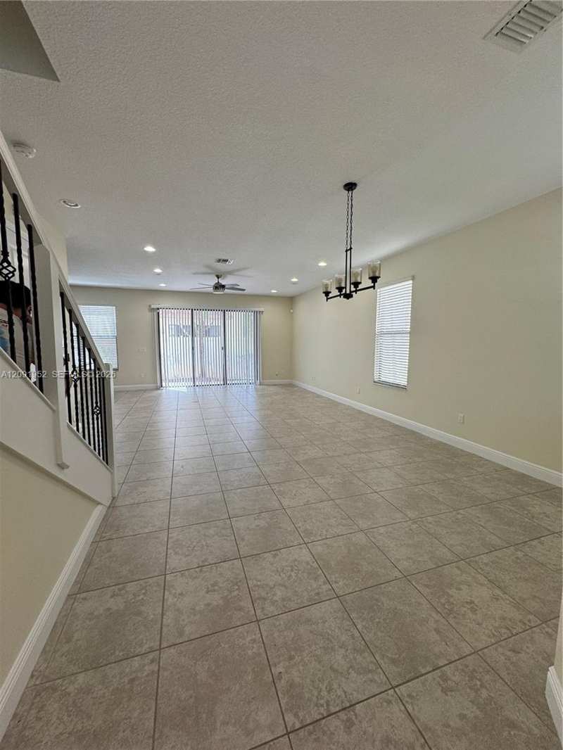 130 NW 209th Trl # 130, Pembroke Pines FL 33029