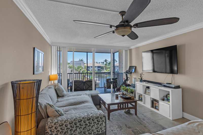 6 ROYAL PALM Way # 307, Boca Raton FL 33432