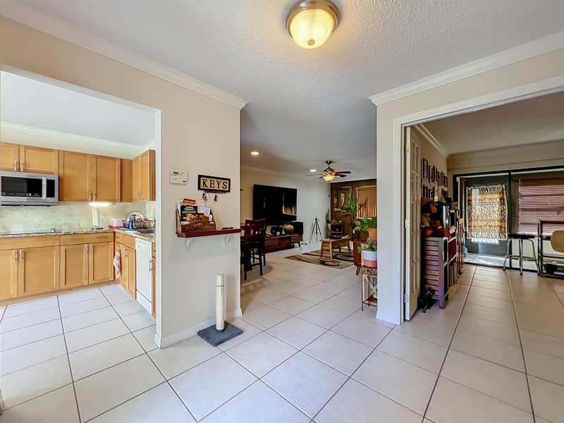 281 AMBER Court, Royal Palm Beach FL 33411