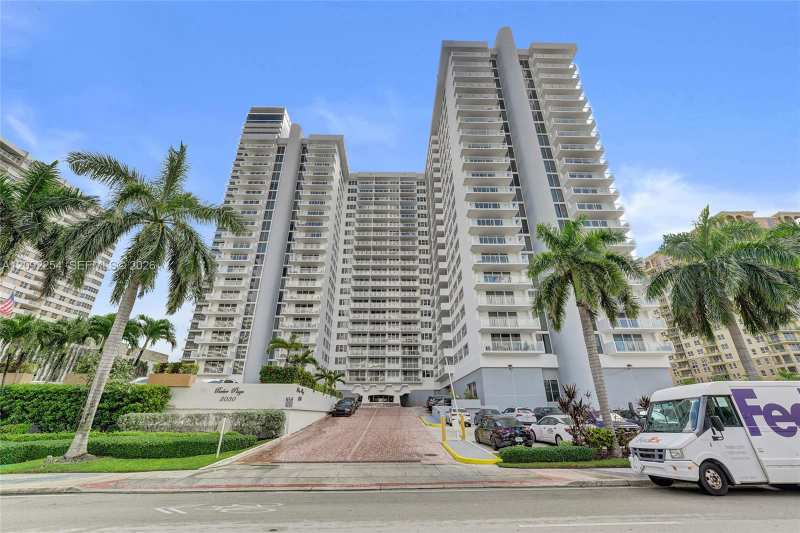 2030 S Ocean Dr # 701, Hallandale Beach FL 33009
