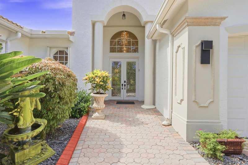 6812 Molakai Circle, Boynton Beach FL 33437