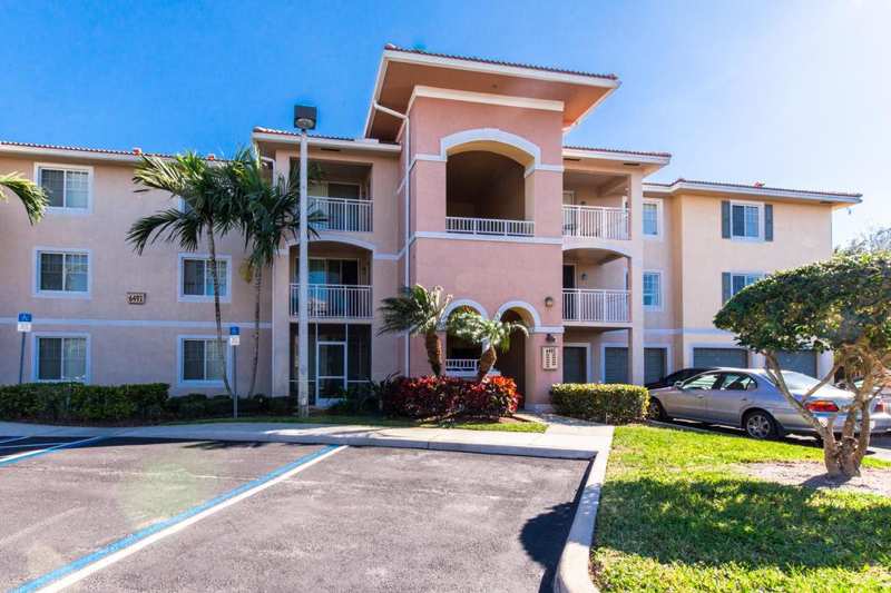 6492 EMERALD DUNES Drive # 205, West Palm Beach FL 33411