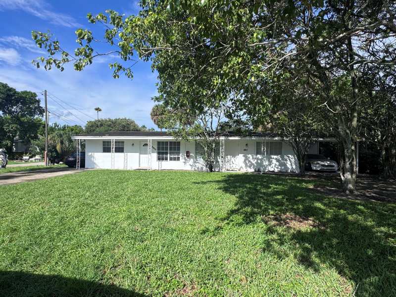 8911 Sunset Drive, Palm Beach Gardens FL 33410