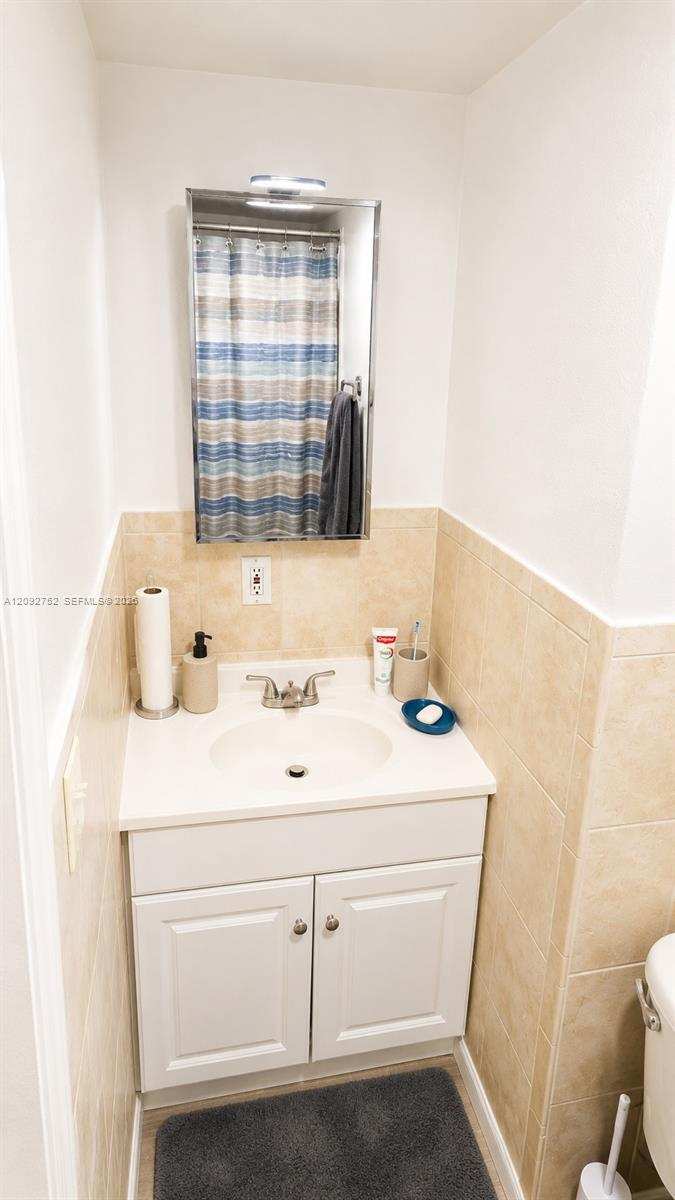 4300 NW 183rd St, Miami Gardens FL 33055