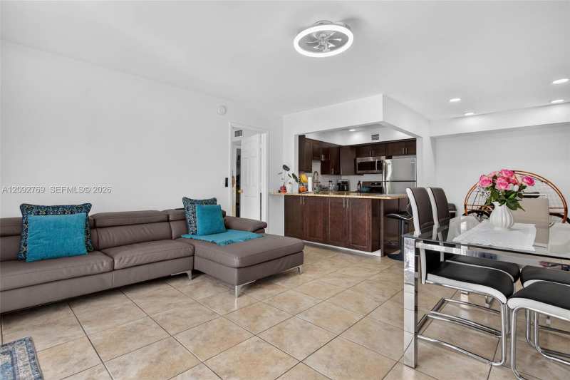 700 SE 2nd Ave # 417, Deerfield Beach FL 33441