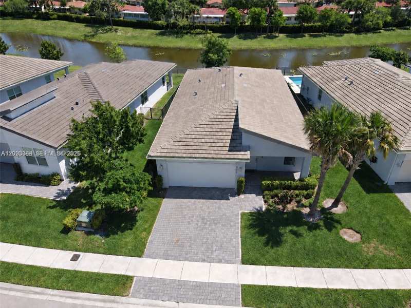 4242 Rosa Dr, Deerfield Beach FL 33064