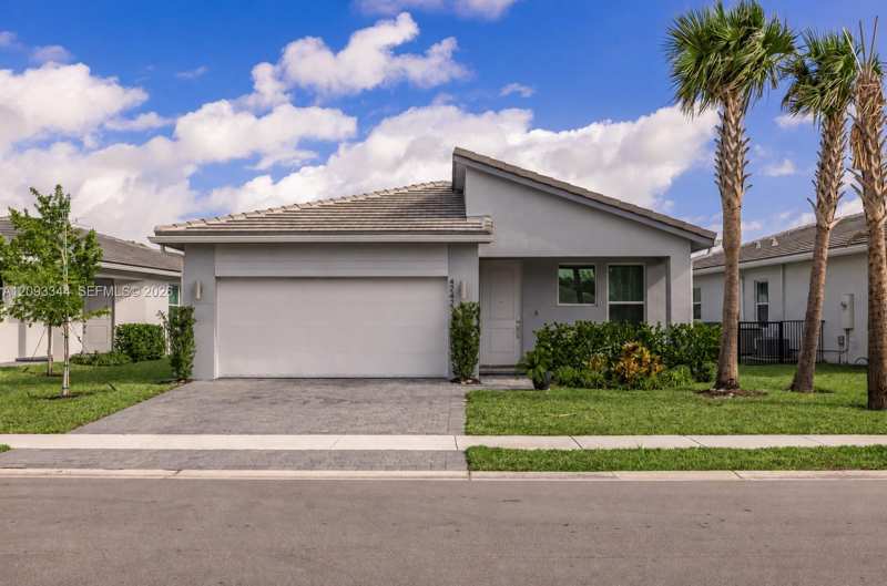 4242 Rosa Dr, Deerfield Beach FL 33064