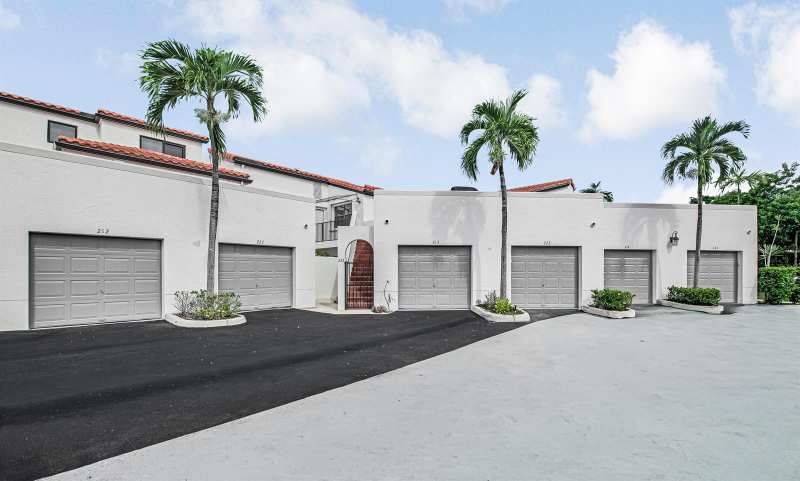 6670 VILLA SONRISA Drive # 213, Boca Raton FL 33433