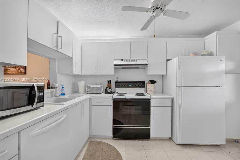 3774 Inverrary Blvd # 309P, Lauderhill FL 33319