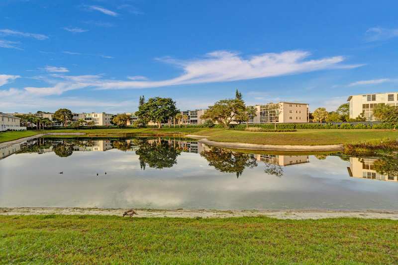 585 SANDERLING Circle, Deerfield Beach FL 33442