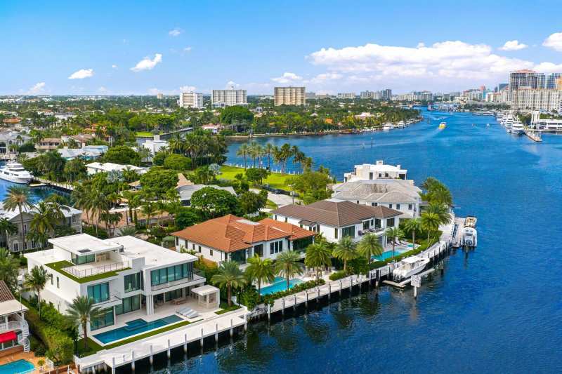 70 Isla Bahia Drive, Fort Lauderdale FL 33316