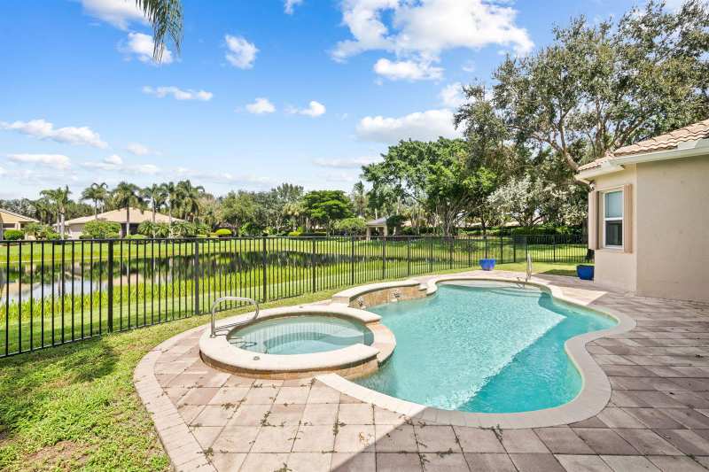 7120 CORNING Circle, Boynton Beach FL 33437