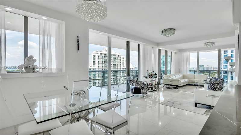 5875 Collins Ave # 1707, Miami Beach FL 33140