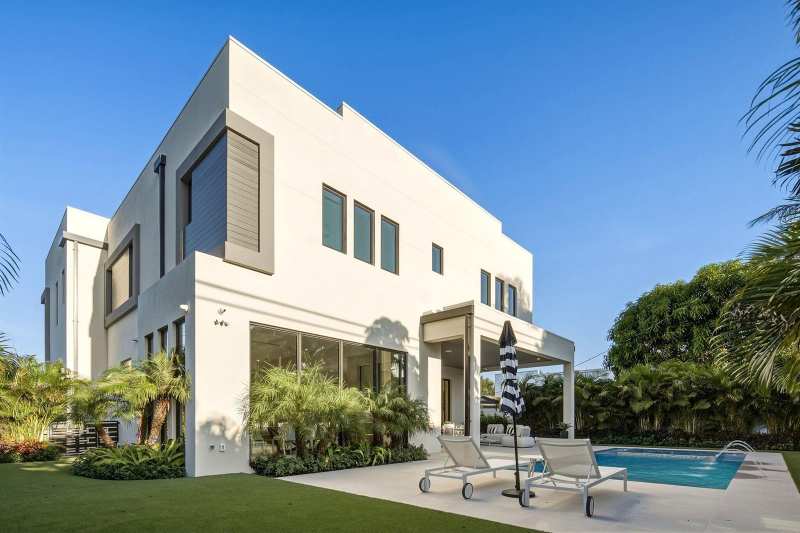 399 NE Spanish Court, Boca Raton FL 33432