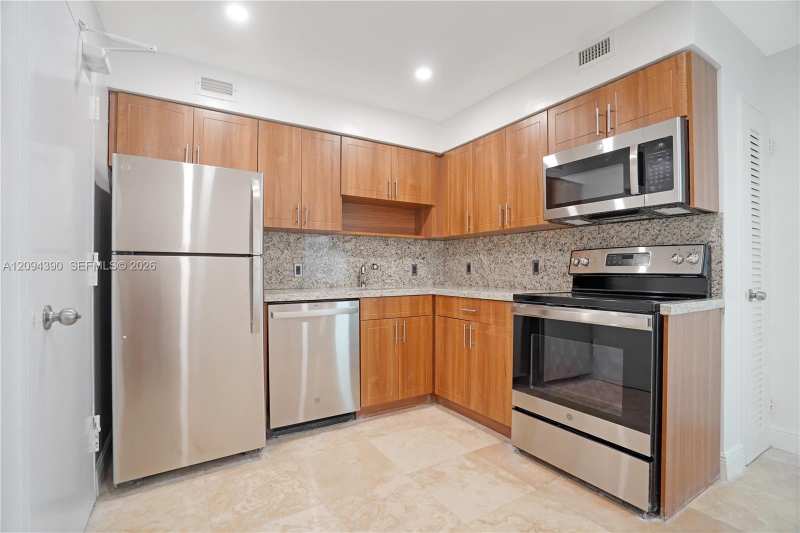 5101 Collins Ave # 11J, Miami Beach FL 33140