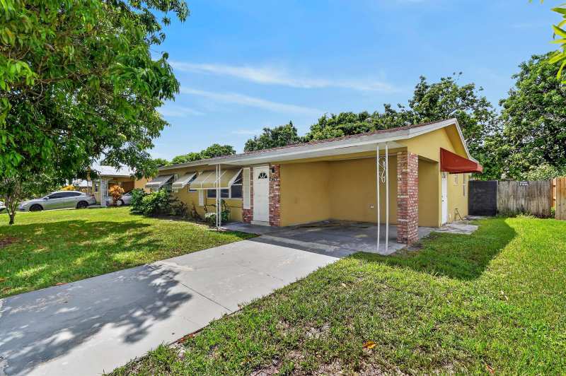 2109 NE 1st Street, Boynton Beach FL 33435